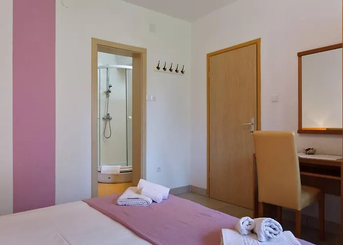 Pavicic Tudor * Hvar Town